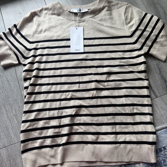 Mango SHORT-SLEEVED FINE-KNIT SWEATER *NWT* - Picture 2 of 3